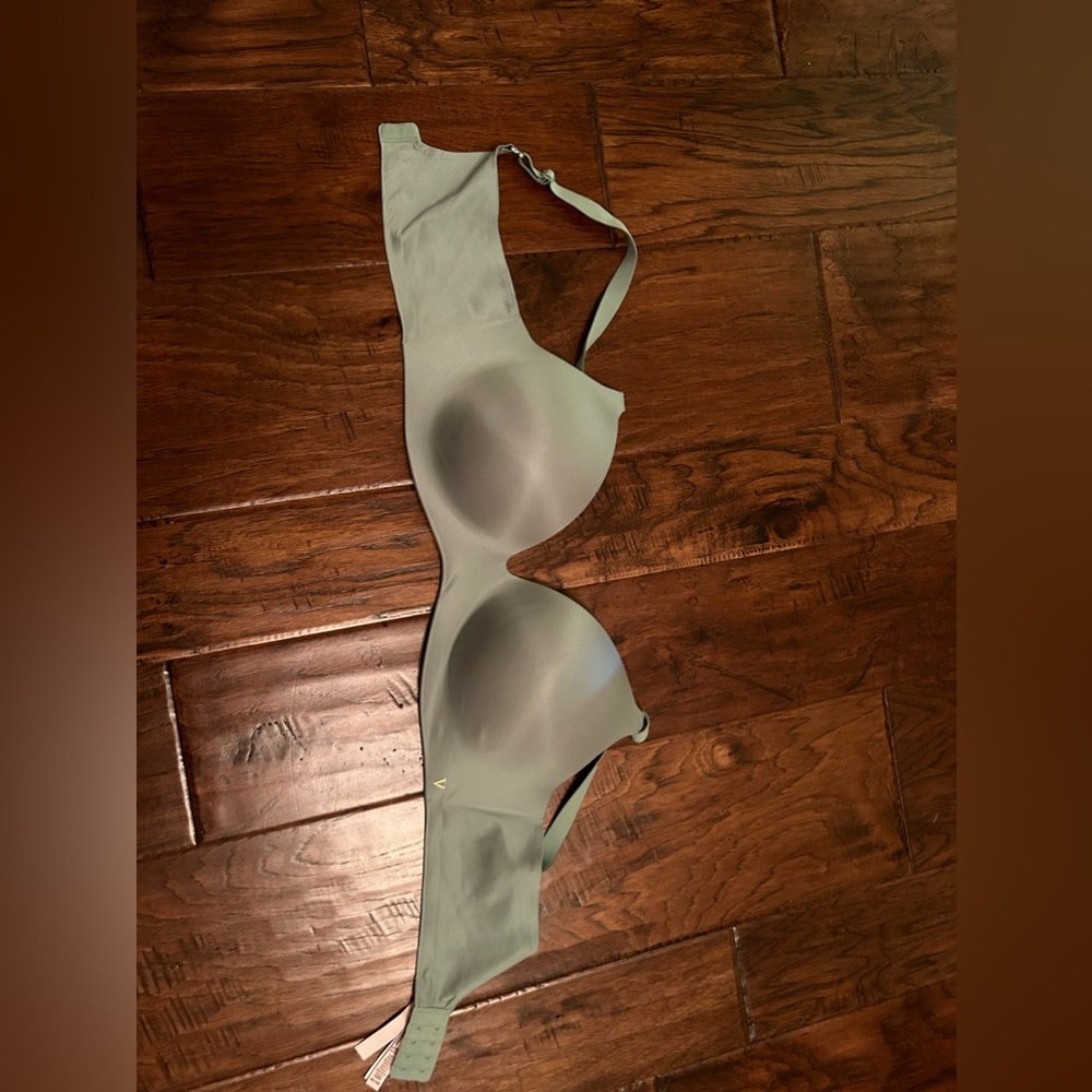 NWOT Victoria’s Secret wireless bra